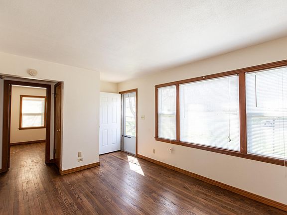 4th image of 10412 W 64th Ter
