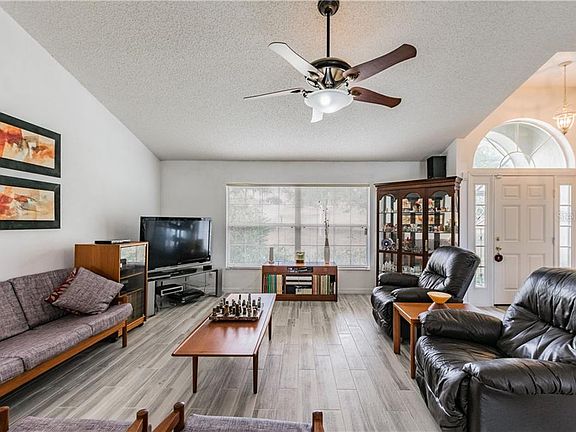 5th image of 1029 Heather Glen Dr