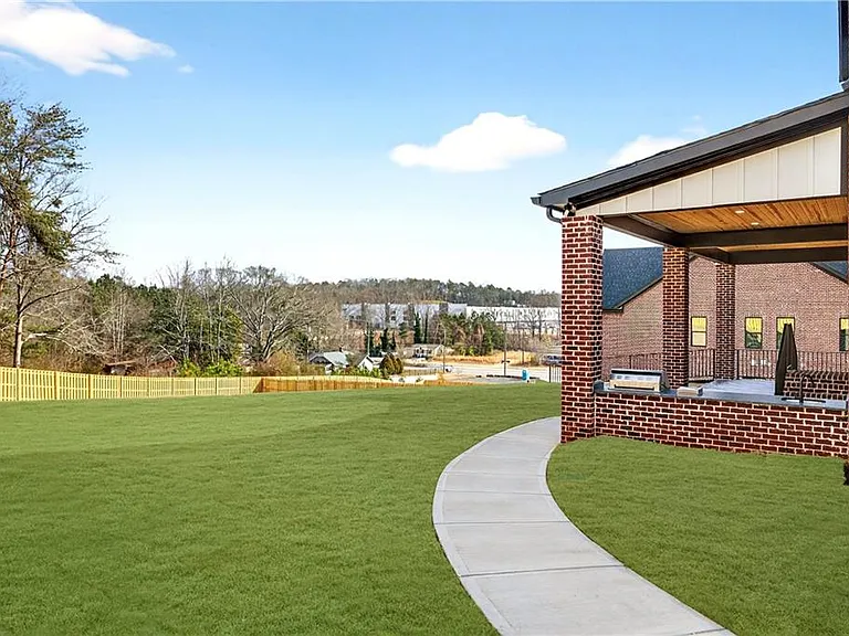 405 Thunder Rd — Photo 46