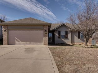 331 N Cedarwood Ave, Republic, MO 65738