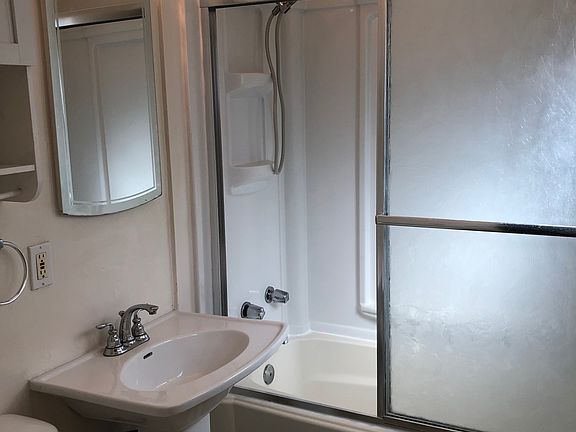 5th image of 612 Griffith Way APT A