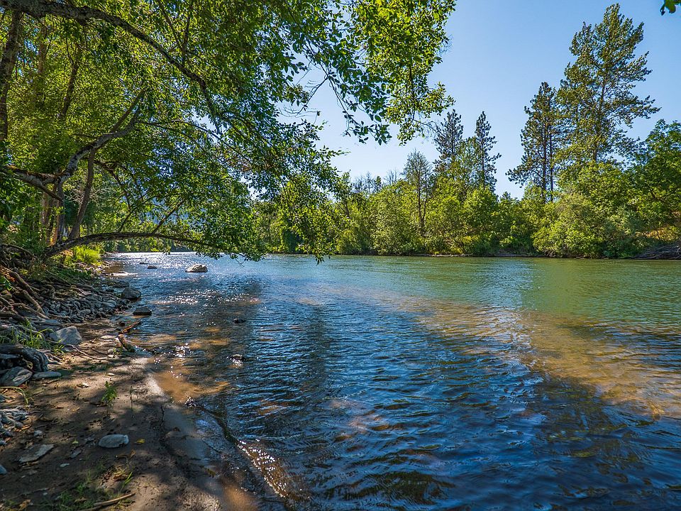 1st image of 3048 Rogue River Hwy