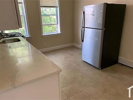 2 bed, 600 sqft, $1,750 — Photo 4