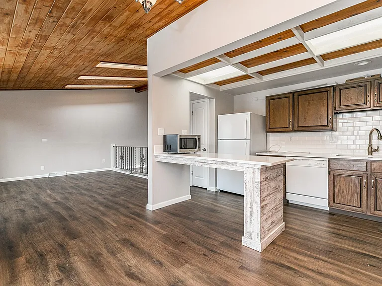 130 Harbet Ave NW — Photo 11