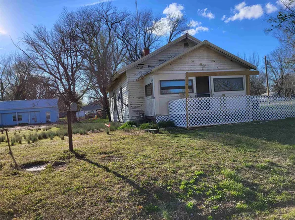 407 S State St, Eureka, KS 67045