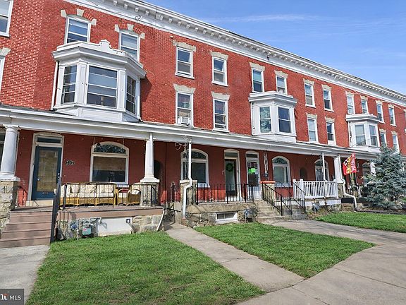 2nd image of 210 Ruby St