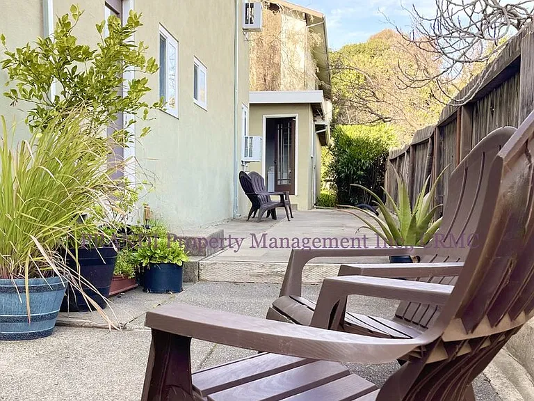 1504 Vallejo Ave #2 — Photo 9
