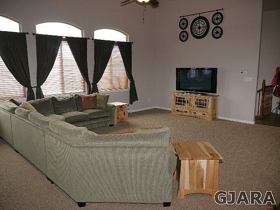 3rd image of 2555 Kelby Ct