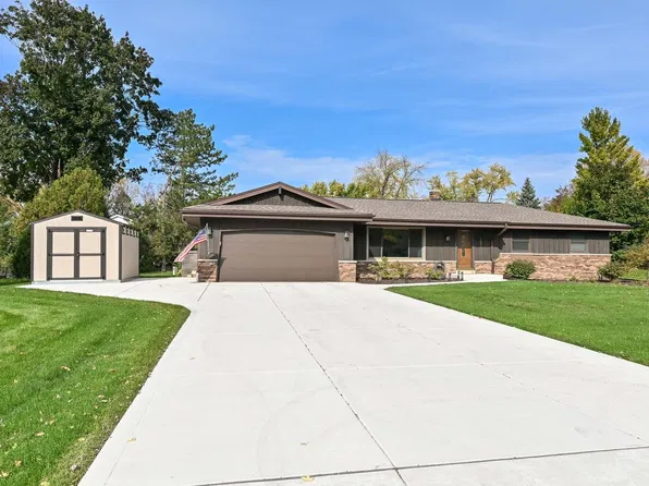 12030 W James AVENUE, Franklin, WI 53132