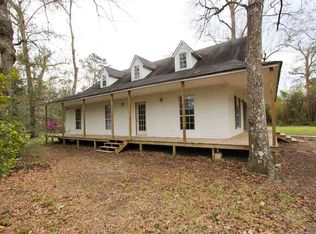 6257 Breaux Rd, Sour Lake, TX 77659