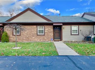 918 Nob Hill Dr APT 2, Niles, OH 44446