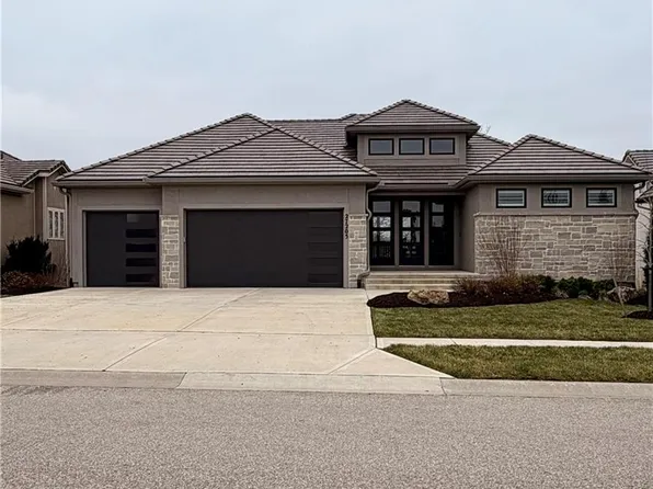 27205 W 100th Ter, Olathe, KS 66061