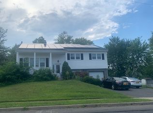 63 Gaub Rd, Old Bridge, NJ 08857