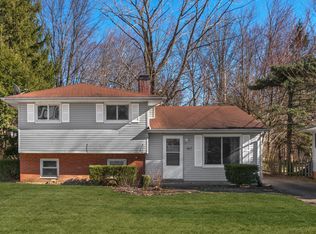 367 Erieview Blvd, Sheffield Lake, OH