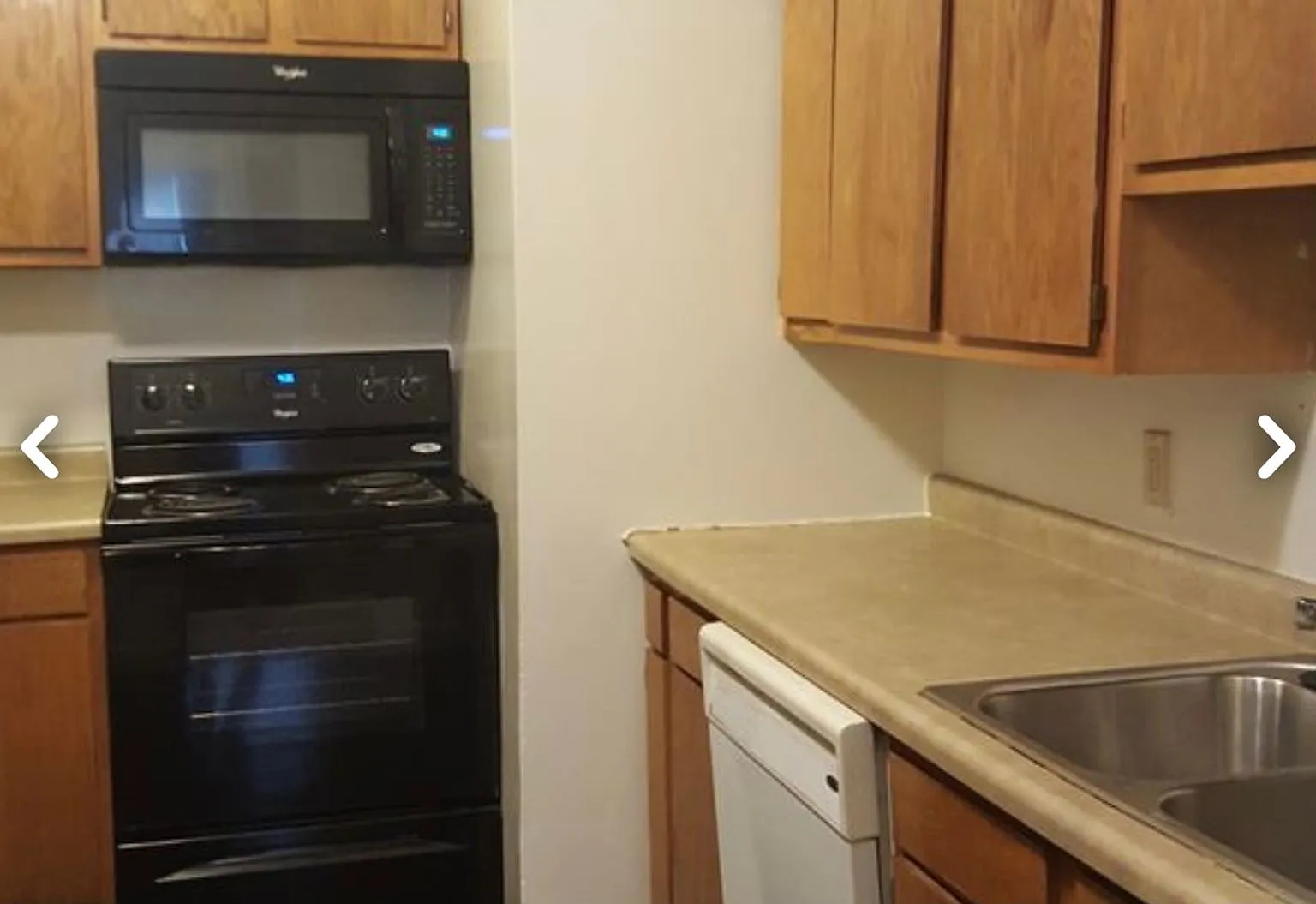 Large 8 BR in heart of Bloomington! — Photo 1