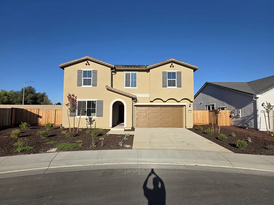 2386 Satin Leaf Ct