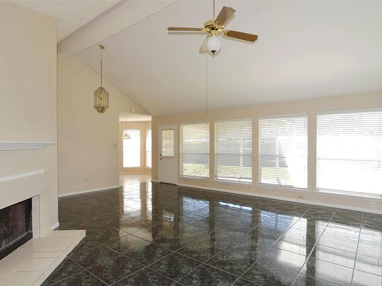 11514 Sagecreek Dr — Photo 9