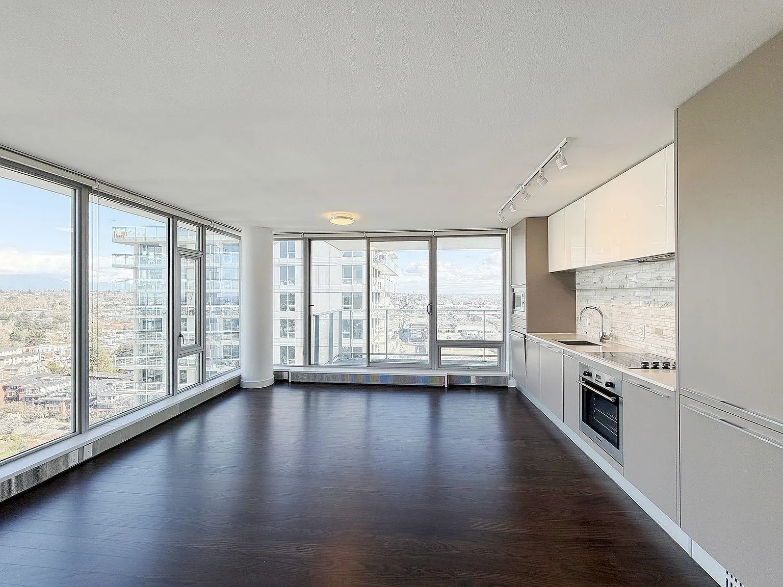 2 bed, 760 sqft, $3,000 — Photo 2