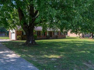606 Anglin Ln, Jackson, TN 38301
