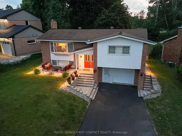 27 Tower Cres, Barrie, ON L4N 2V3