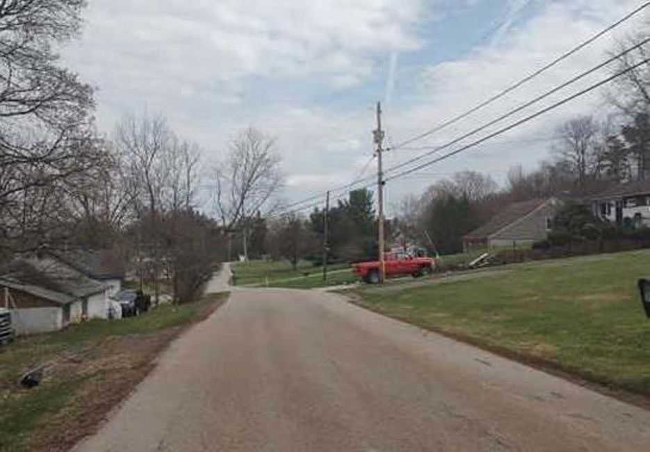 Exterior Neighborhood (street photo)