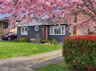 2519 Roseberry Ave, Victoria, BC V8R 3T6