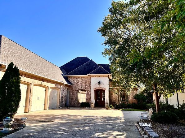 105 Bristol Dr