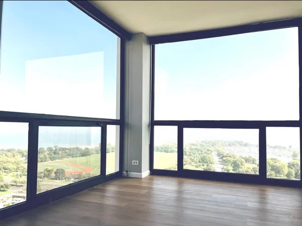 4343 N Clarendon Ave, Chicago, IL