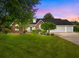 8045 Saquaro Ct, Neenah, WI 54956