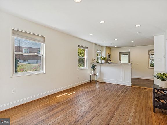 4th image of 5868 Blaine Dr