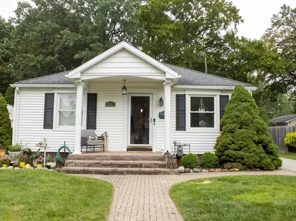 3021 Cooper Ave, Port Huron, MI 48060