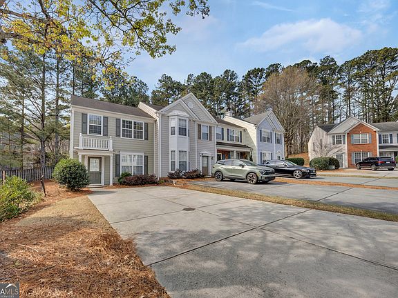 2nd image of 4147 Howell Park Rd