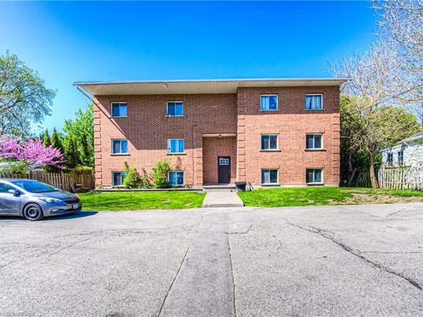 75 South Dr, Kitchener, ON N2M 4B4