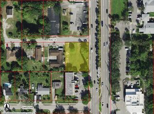 2076 Airport Rd S, Naples, FL 34112