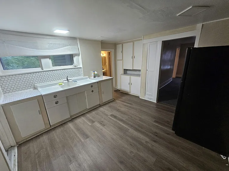 195 Mohawk St #1 — Photo 8