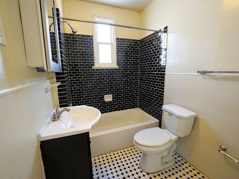 1907 Otis St NE — Photo 6