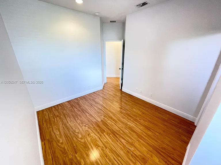 2307 Washington St #4 — Photo 15