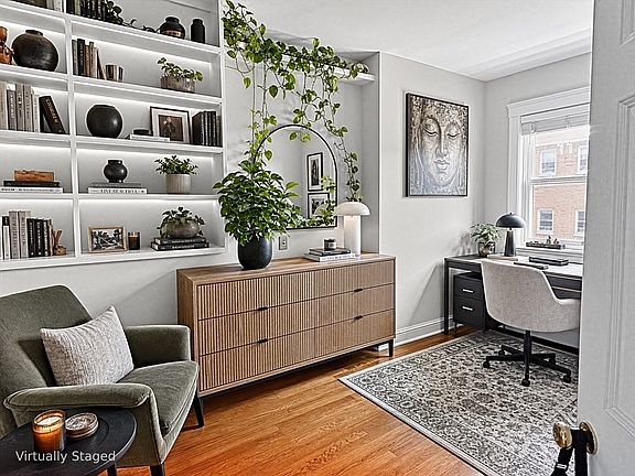 4th image of 294 Meridian St #301