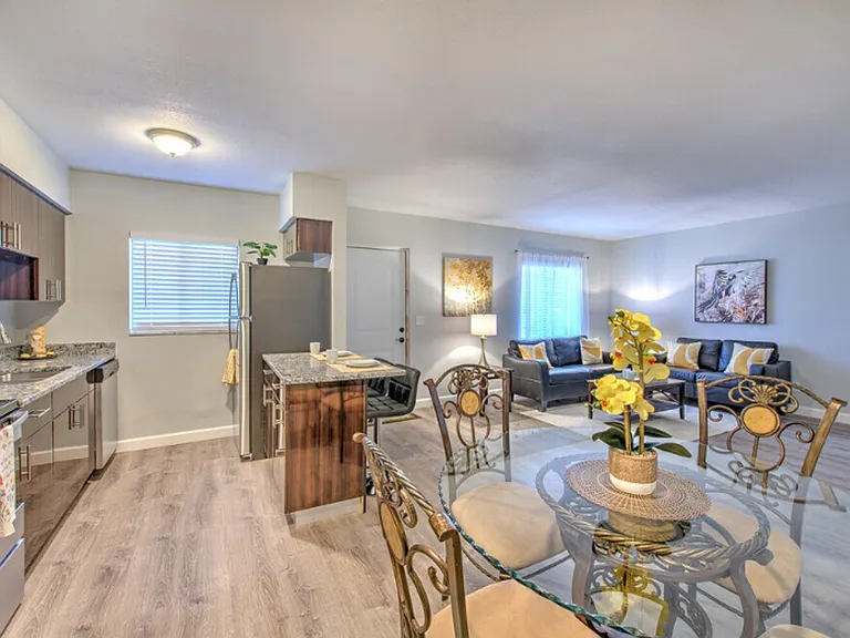Pearl Cove Apartments — Photo 6