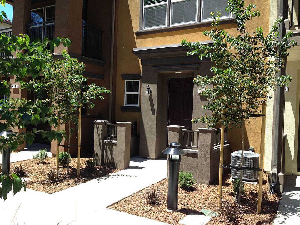 1st image of 490 La Scena Pl