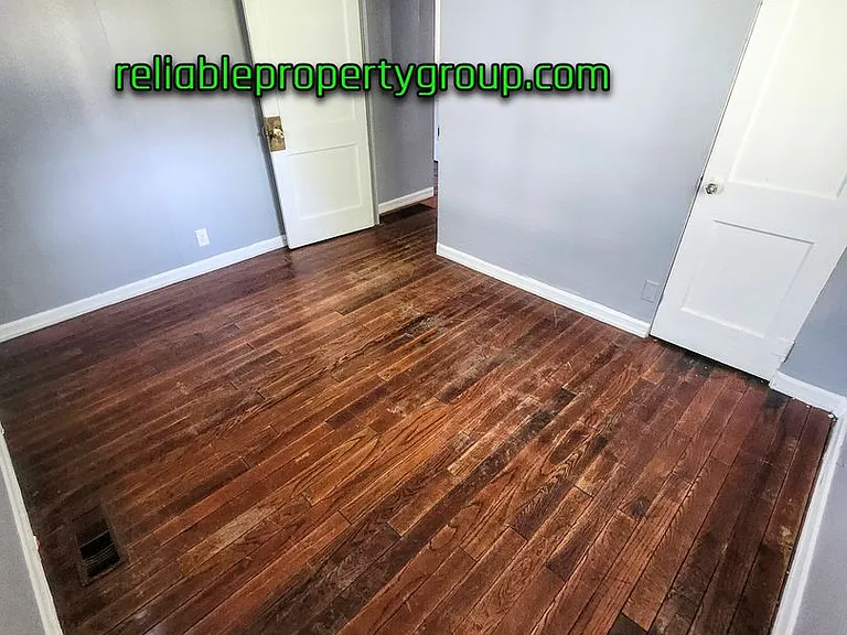 1018 Baxter St — Photo 9