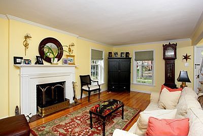 4th image of 9344 Pine Ave