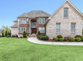 7700 Camelot Ln, Chattanooga, TN 37421