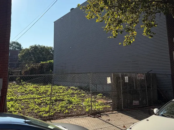 1411 N Bouvier St, Philadelphia, PA 19121