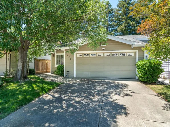 1142 Meadow Gate Dr, Roseville, CA 95661