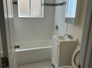 8810 N Root St APT 1, Niles, IL 60714