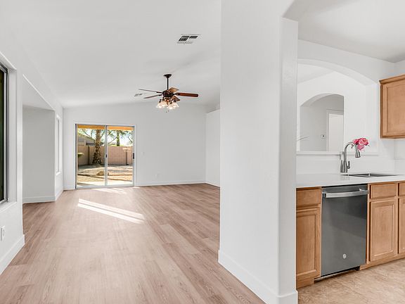 5th image of 3892 S TOWER Avenue
