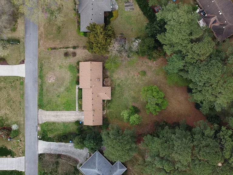 4376 Lynnville Cres — Photo 27