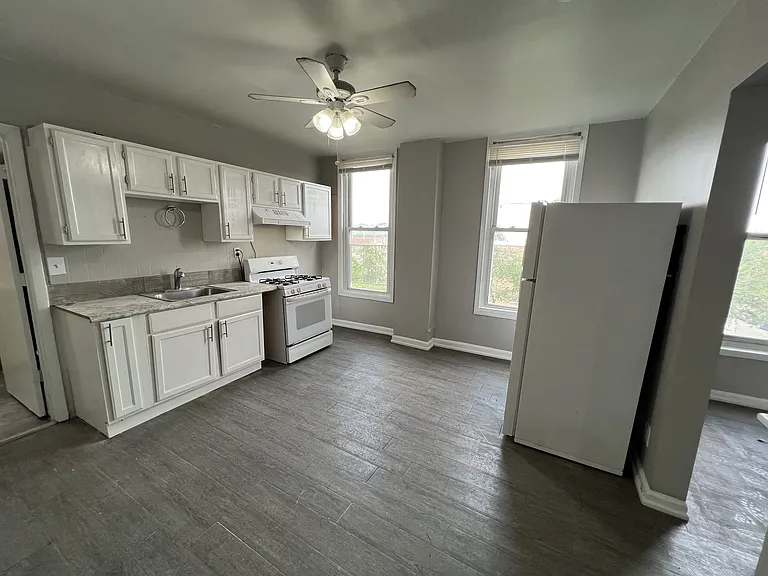 1759 W 21st St #3F — Photo 2