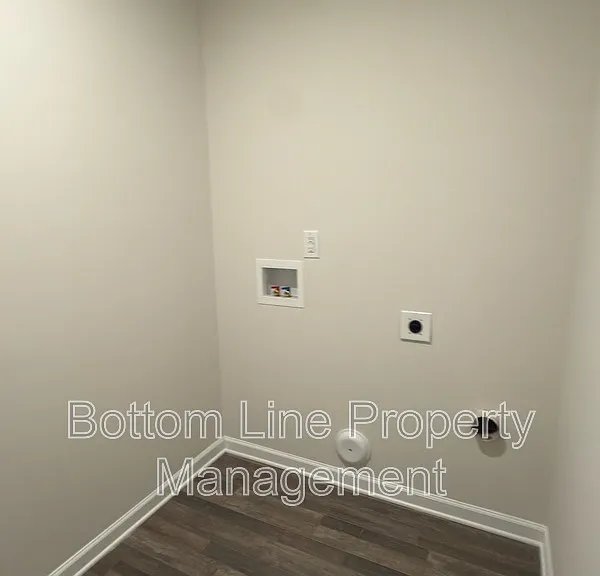 1035 Pepper Ln — Photo 11